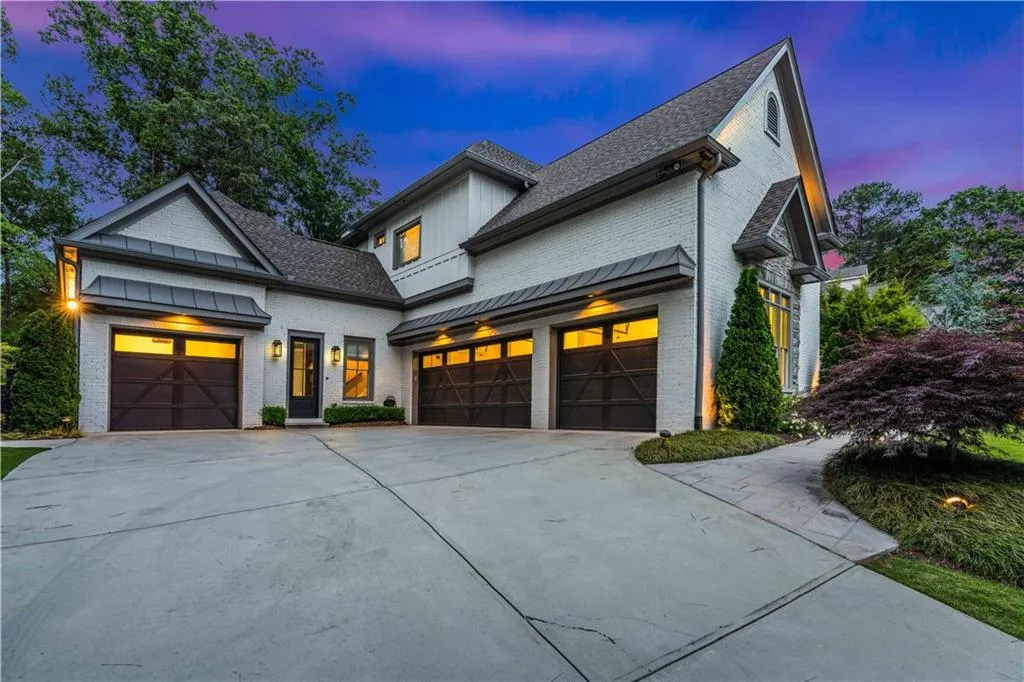 4573 Dudley Lane, Atlanta, Georgia 30327, 6 Bedrooms Bedrooms, ,6 BathroomsBathrooms,Residential,Sold,4573 Dudley Lane,6914628