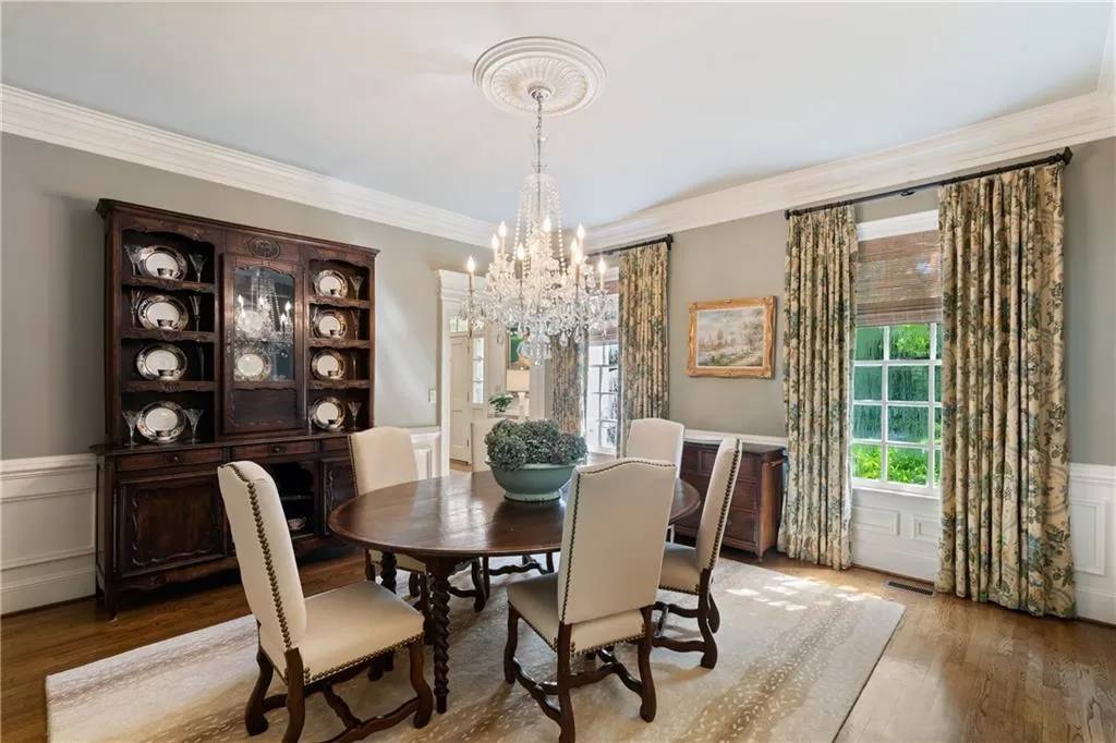 4756 Woodvale Drive, Atlanta, Georgia 30327, 6 Bedrooms Bedrooms, ,5 BathroomsBathrooms,Residential,Sold,4756 Woodvale Drive,7096646