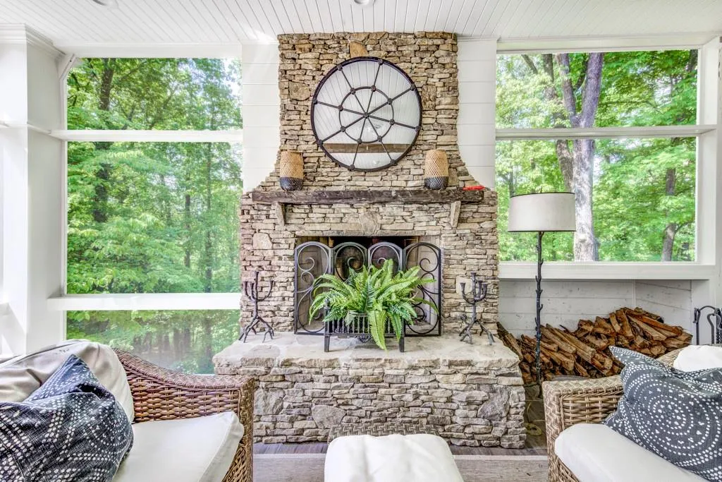 4756 Woodvale Drive, Atlanta, Georgia 30327, 6 Bedrooms Bedrooms, ,5 BathroomsBathrooms,Residential,Sold,4756 Woodvale Drive,7096646