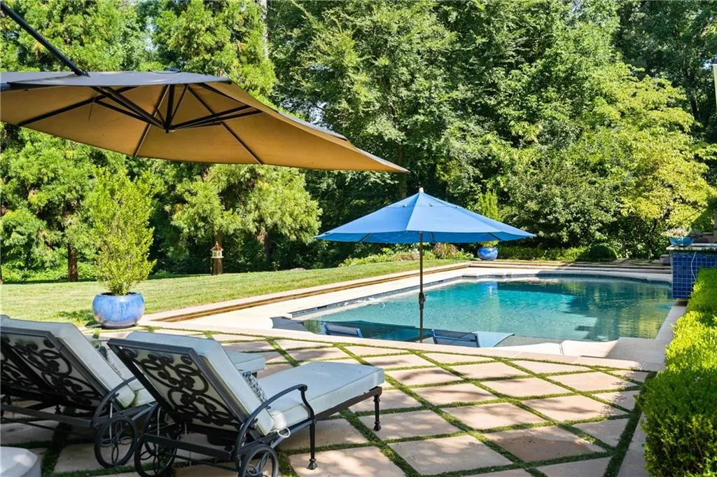 4756 Woodvale Drive, Atlanta, Georgia 30327, 6 Bedrooms Bedrooms, ,5 BathroomsBathrooms,Residential,Sold,4756 Woodvale Drive,7096646