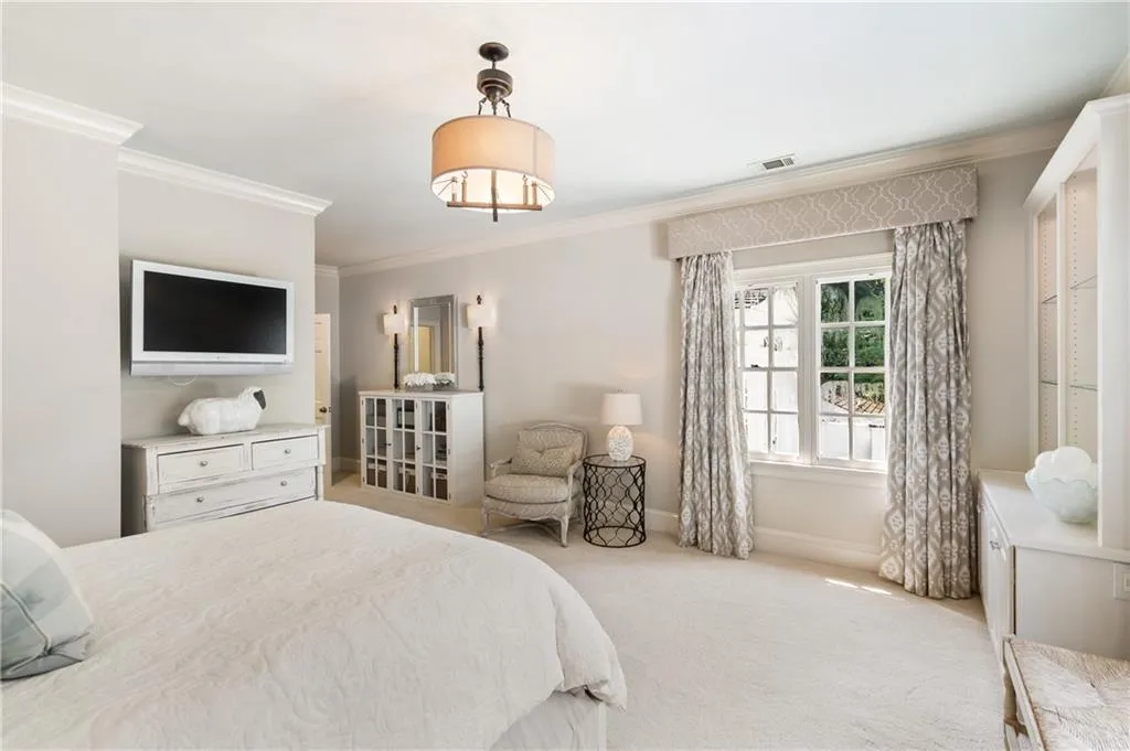 4756 Woodvale Drive, Atlanta, Georgia 30327, 6 Bedrooms Bedrooms, ,5 BathroomsBathrooms,Residential,Sold,4756 Woodvale Drive,7096646