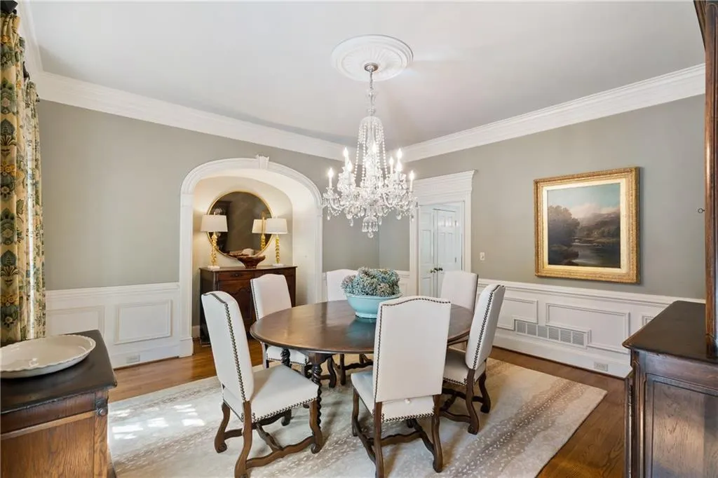 4756 Woodvale Drive, Atlanta, Georgia 30327, 6 Bedrooms Bedrooms, ,5 BathroomsBathrooms,Residential,Sold,4756 Woodvale Drive,7096646