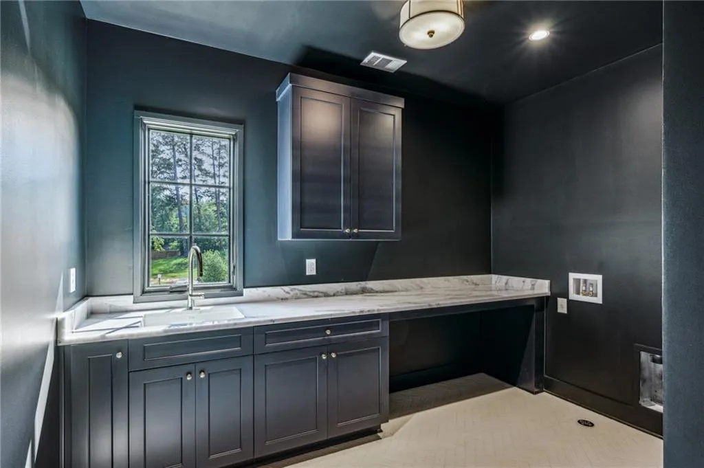 225 River Valley Court, Atlanta, Georgia 30328, 5 Bedrooms Bedrooms, ,5 BathroomsBathrooms,Residential,Sold,225 River Valley Court,7584474