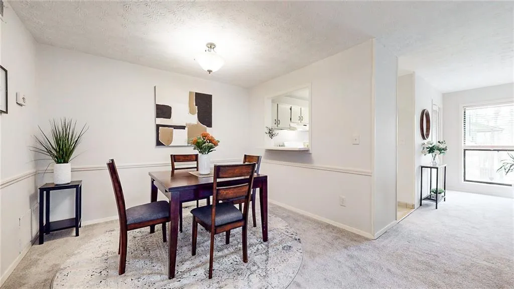 Dining area adjoins kitchen