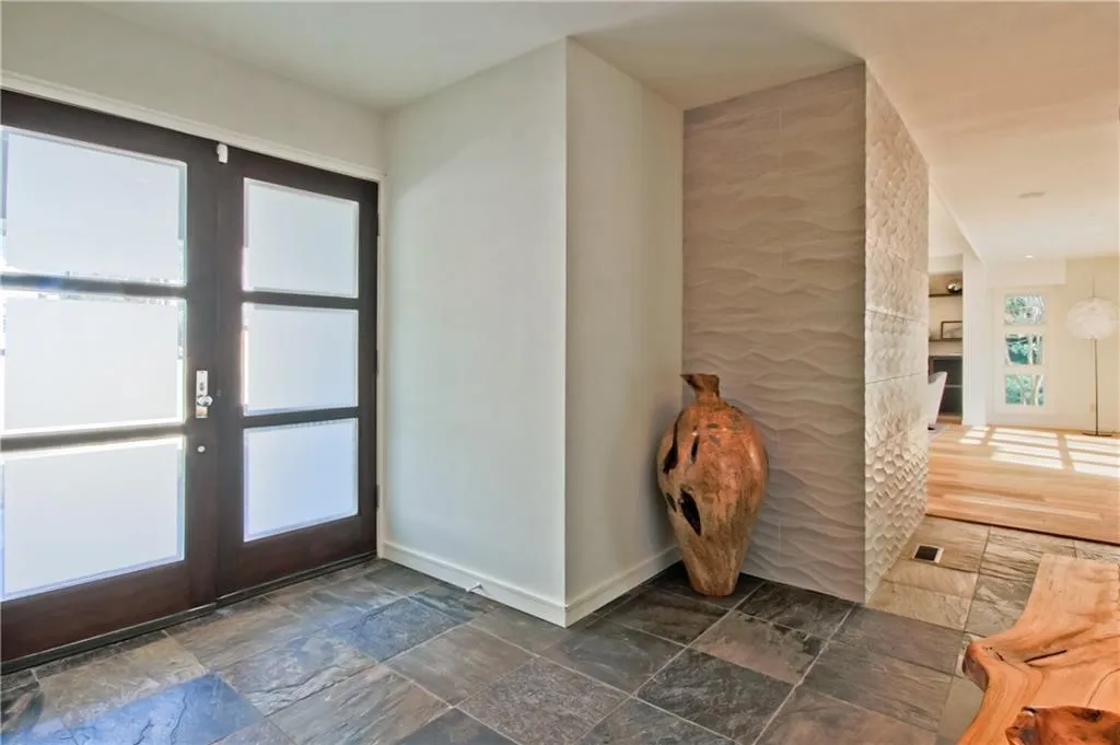 516 Londonberry Road, Atlanta, Georgia 30327, 4 Bedrooms Bedrooms, ,3 BathroomsBathrooms,Residential,Sold,516 Londonberry Road,5812023