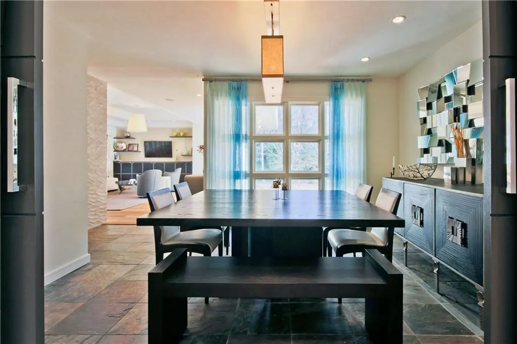 516 Londonberry Road, Atlanta, Georgia 30327, 4 Bedrooms Bedrooms, ,3 BathroomsBathrooms,Residential,Sold,516 Londonberry Road,5812023