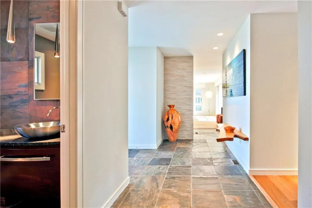516 Londonberry Road, Atlanta, Georgia 30327, 4 Bedrooms Bedrooms, ,3 BathroomsBathrooms,Residential,Sold,516 Londonberry Road,5812023
