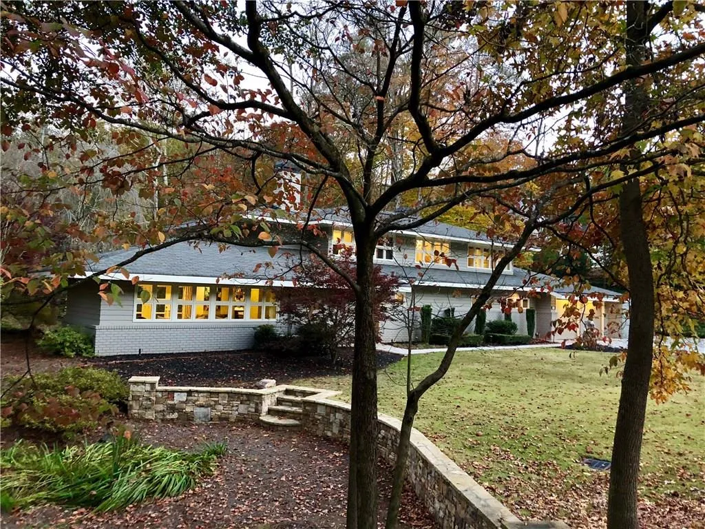 516 Londonberry Road, Atlanta, Georgia 30327, 4 Bedrooms Bedrooms, ,3 BathroomsBathrooms,Residential,Sold,516 Londonberry Road,5812023