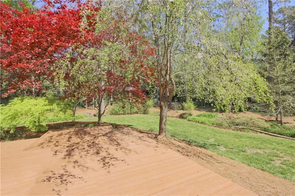 516 Londonberry Road, Atlanta, Georgia 30327, 4 Bedrooms Bedrooms, ,3 BathroomsBathrooms,Residential,Sold,516 Londonberry Road,5812023