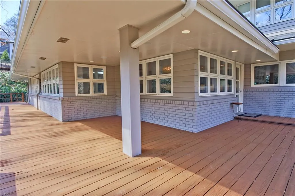 516 Londonberry Road, Atlanta, Georgia 30327, 4 Bedrooms Bedrooms, ,3 BathroomsBathrooms,Residential,Sold,516 Londonberry Road,5812023
