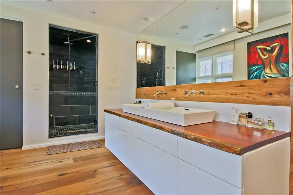 516 Londonberry Road, Atlanta, Georgia 30327, 4 Bedrooms Bedrooms, ,3 BathroomsBathrooms,Residential,Sold,516 Londonberry Road,5812023