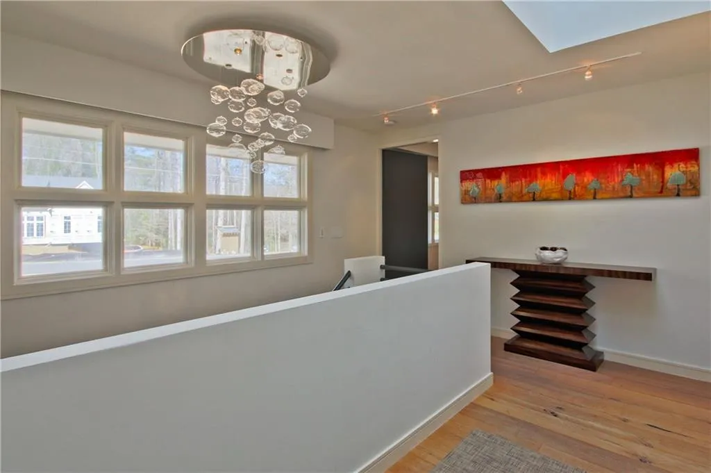 516 Londonberry Road, Atlanta, Georgia 30327, 4 Bedrooms Bedrooms, ,3 BathroomsBathrooms,Residential,Sold,516 Londonberry Road,5812023