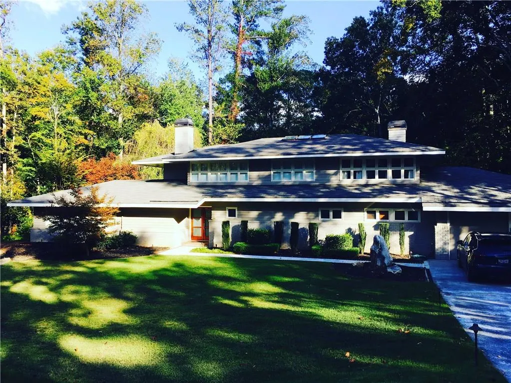 516 Londonberry Road, Atlanta, Georgia 30327, 4 Bedrooms Bedrooms, ,3 BathroomsBathrooms,Residential,Sold,516 Londonberry Road,5812023