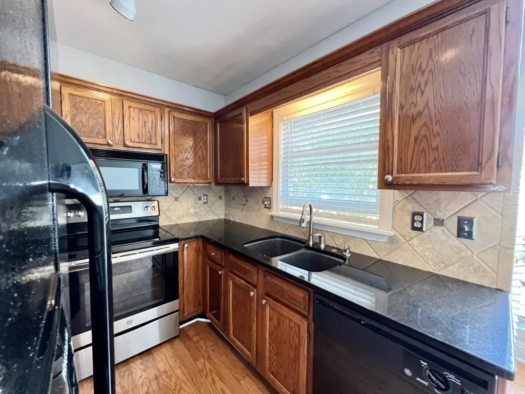 7500 Roswell Road Unit 54, Atlanta, Georgia 30350, 2 Bedrooms Bedrooms, ,2 BathroomsBathrooms,Residential,Sold,7500 Roswell Road Unit 54,7081883