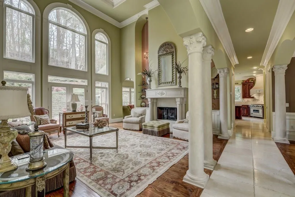 8319 Grogans Ferry Road, Sandy Springs, Georgia 30350, 6 Bedrooms Bedrooms, ,5 BathroomsBathrooms,Residential,Sold,8319 Grogans Ferry Road,5818389
