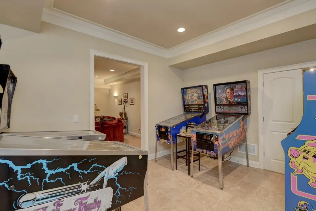 8319 Grogans Ferry Road, Sandy Springs, Georgia 30350, 6 Bedrooms Bedrooms, ,5 BathroomsBathrooms,Residential,Sold,8319 Grogans Ferry Road,5818389
