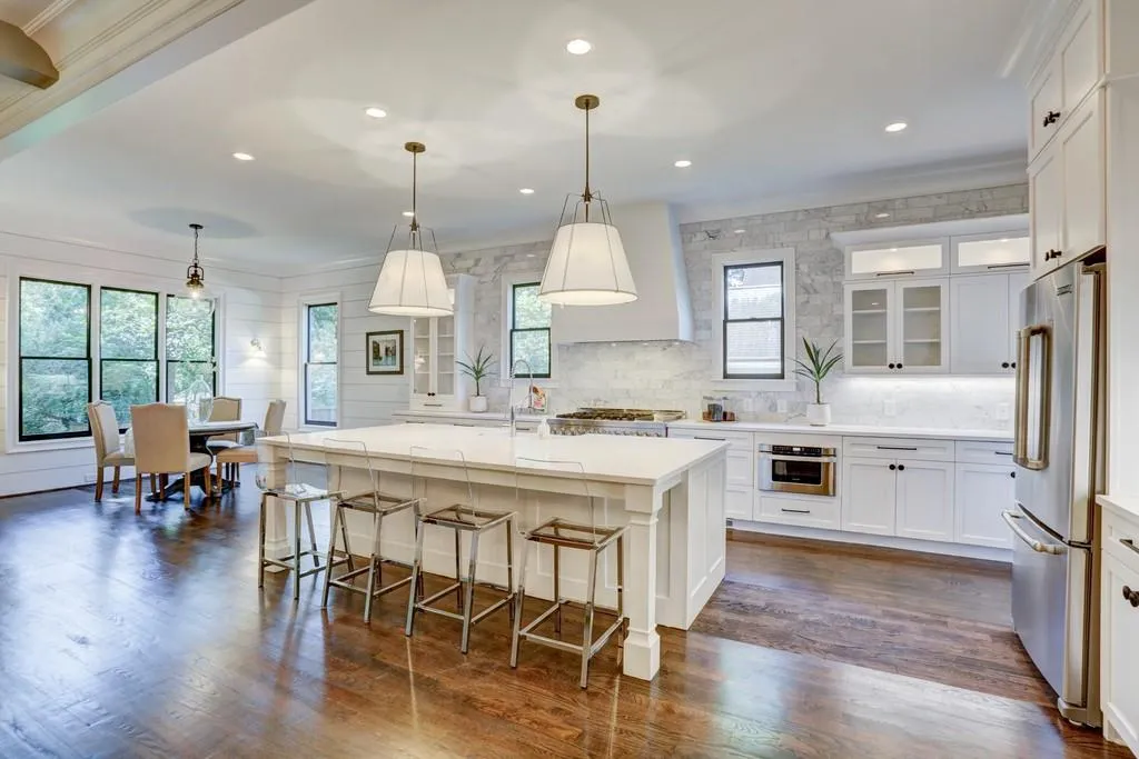 6475 Long Island Drive, Sandy Springs, Georgia 30328, 5 Bedrooms Bedrooms, ,4 BathroomsBathrooms,Residential,Sold,6475 Long Island Drive,6612290