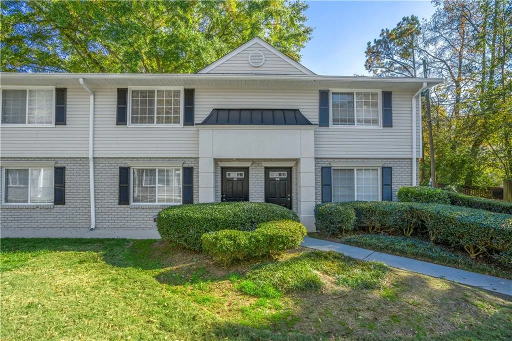 6940 Roswell Road Unit 10e, Sandy Springs, Georgia 30328, 2 Bedrooms Bedrooms, ,1 BathroomBathrooms,Residential,Sold,6940 Roswell Road Unit 10e,6968360