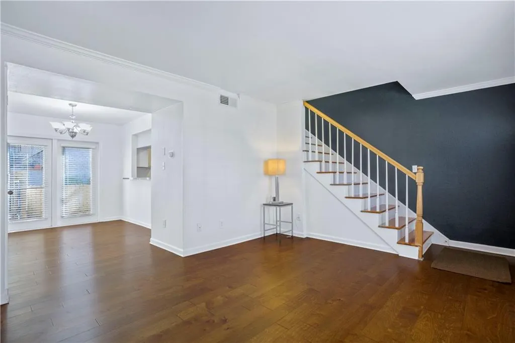 6940 Roswell Road Unit 10e, Sandy Springs, Georgia 30328, 2 Bedrooms Bedrooms, ,1 BathroomBathrooms,Residential,Sold,6940 Roswell Road Unit 10e,6968360