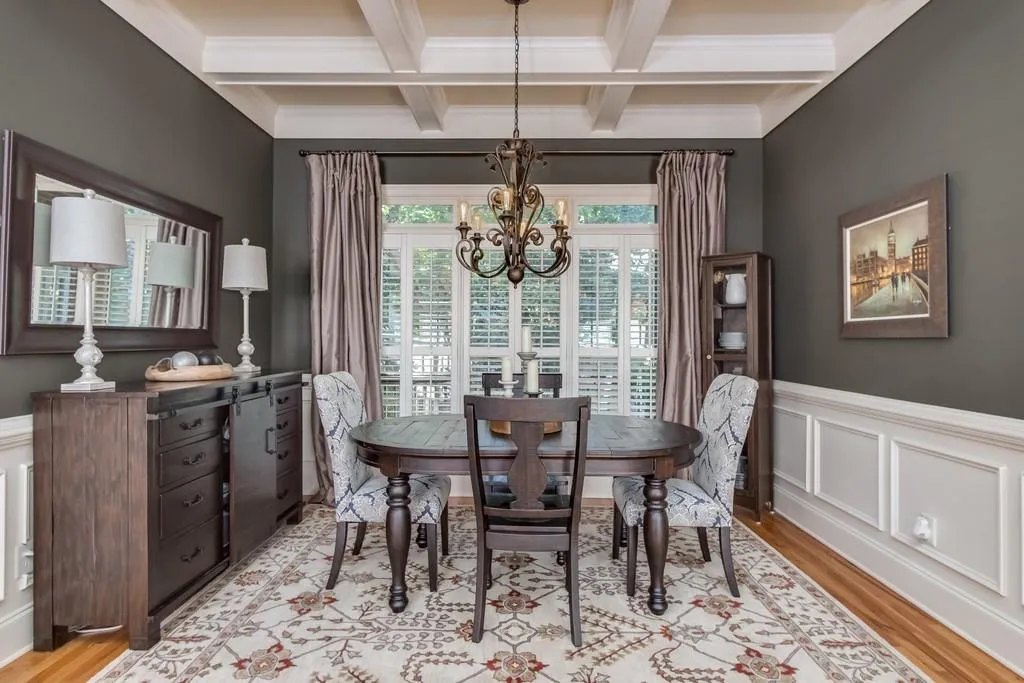 1015 Manorwood Court Ne, Sandy Springs, Georgia 30328, 4 Bedrooms Bedrooms, ,3 BathroomsBathrooms,Residential,Sold,1015 Manorwood Court Ne,6612757