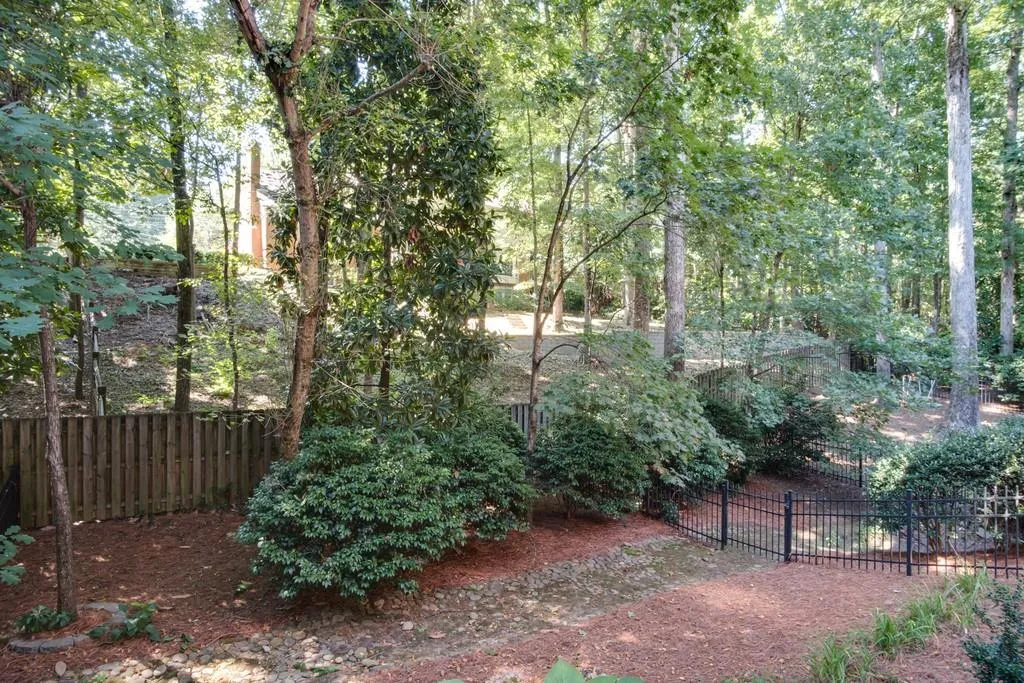 1015 Manorwood Court Ne, Sandy Springs, Georgia 30328, 4 Bedrooms Bedrooms, ,3 BathroomsBathrooms,Residential,Sold,1015 Manorwood Court Ne,6612757