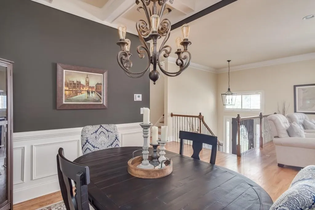 1015 Manorwood Court Ne, Sandy Springs, Georgia 30328, 4 Bedrooms Bedrooms, ,3 BathroomsBathrooms,Residential,Sold,1015 Manorwood Court Ne,6612757