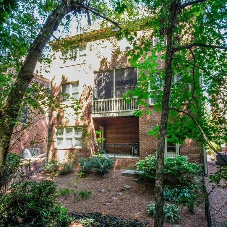 1015 Manorwood Court Ne, Sandy Springs, Georgia 30328, 4 Bedrooms Bedrooms, ,3 BathroomsBathrooms,Residential,Sold,1015 Manorwood Court Ne,6612757