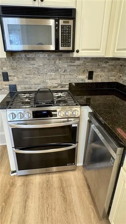77 Peachtree Place Ne Unit 211, Atlanta, Georgia 30309, 2 Bedrooms Bedrooms, ,2 BathroomsBathrooms,Residential,For Sale,77 Peachtree Place Ne Unit 211,7605139