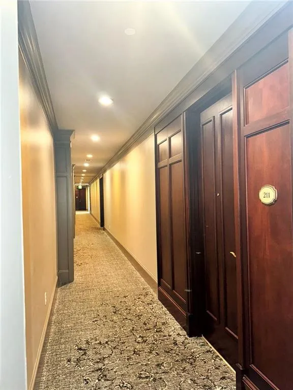 77 Peachtree Place Ne Unit 211, Atlanta, Georgia 30309, 2 Bedrooms Bedrooms, ,2 BathroomsBathrooms,Residential,For Sale,77 Peachtree Place Ne Unit 211,7605139