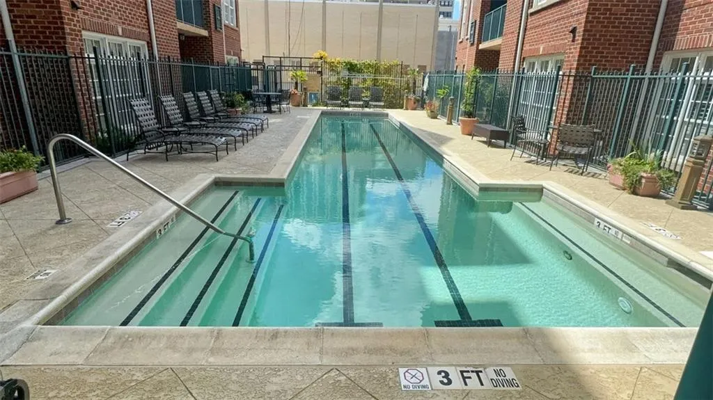 77 Peachtree Place Ne Unit 211, Atlanta, Georgia 30309, 2 Bedrooms Bedrooms, ,2 BathroomsBathrooms,Residential,For Sale,77 Peachtree Place Ne Unit 211,7605139