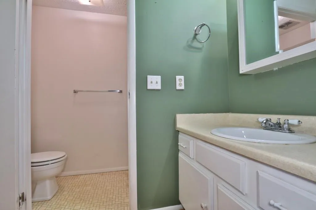 8891 Roberts Drive, Atlanta, Georgia 30350, 3 Bedrooms Bedrooms, ,3 BathroomsBathrooms,Residential,Sold,8891 Roberts Drive,5943577