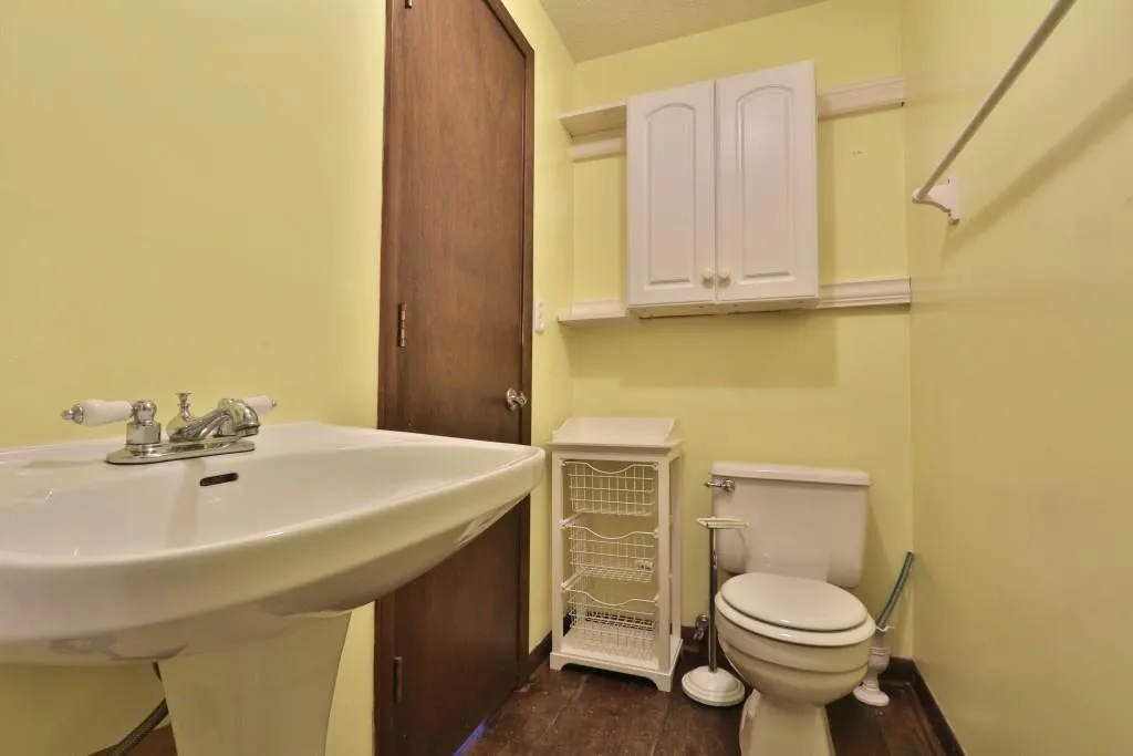 8891 Roberts Drive, Atlanta, Georgia 30350, 3 Bedrooms Bedrooms, ,3 BathroomsBathrooms,Residential,Sold,8891 Roberts Drive,5943577