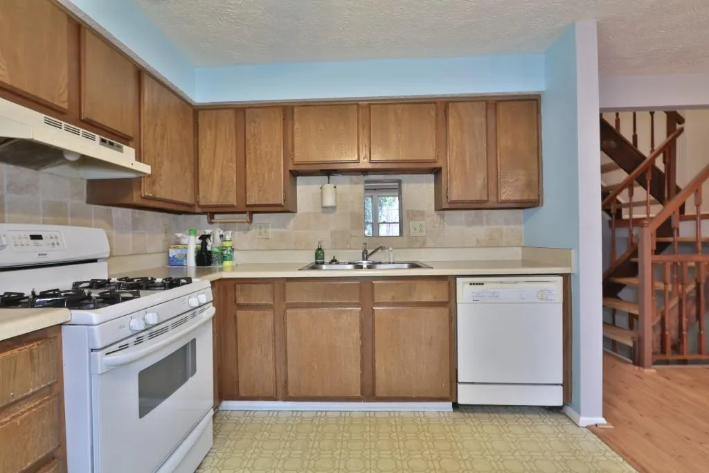 8891 Roberts Drive, Atlanta, Georgia 30350, 3 Bedrooms Bedrooms, ,3 BathroomsBathrooms,Residential,Sold,8891 Roberts Drive,5943577