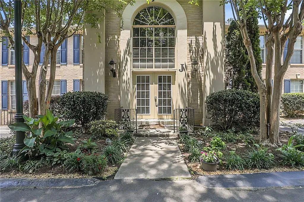 750 Dalrymple Road Unit J2, Atlanta, Georgia 30328, 2 Bedrooms Bedrooms, ,2 BathroomsBathrooms,Residential,Sold,750 Dalrymple Road Unit J2,7214702