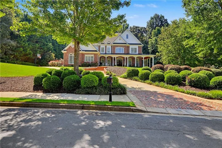 Welcome to 15945 Meadow King Way!