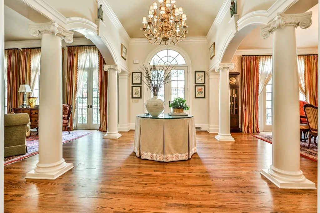 8475 Lazy Oaks Court, Sandy Springs, Georgia 30350, 6 Bedrooms Bedrooms, ,6 BathroomsBathrooms,Residential,Sold,8475 Lazy Oaks Court,6937400