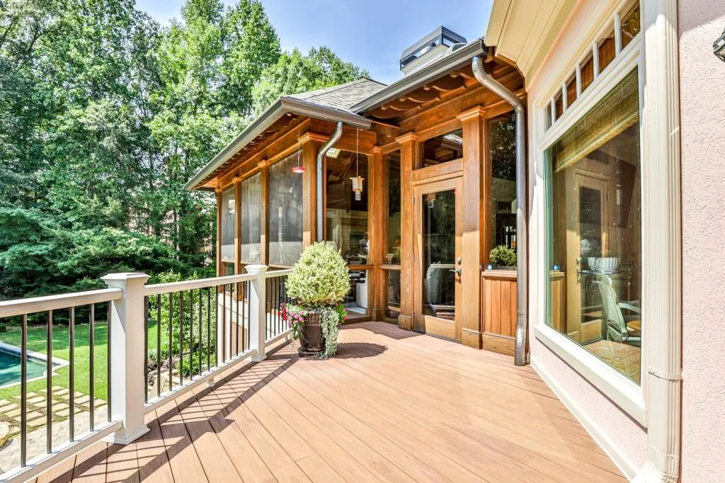 8475 Lazy Oaks Court, Sandy Springs, Georgia 30350, 6 Bedrooms Bedrooms, ,6 BathroomsBathrooms,Residential,Sold,8475 Lazy Oaks Court,6937400