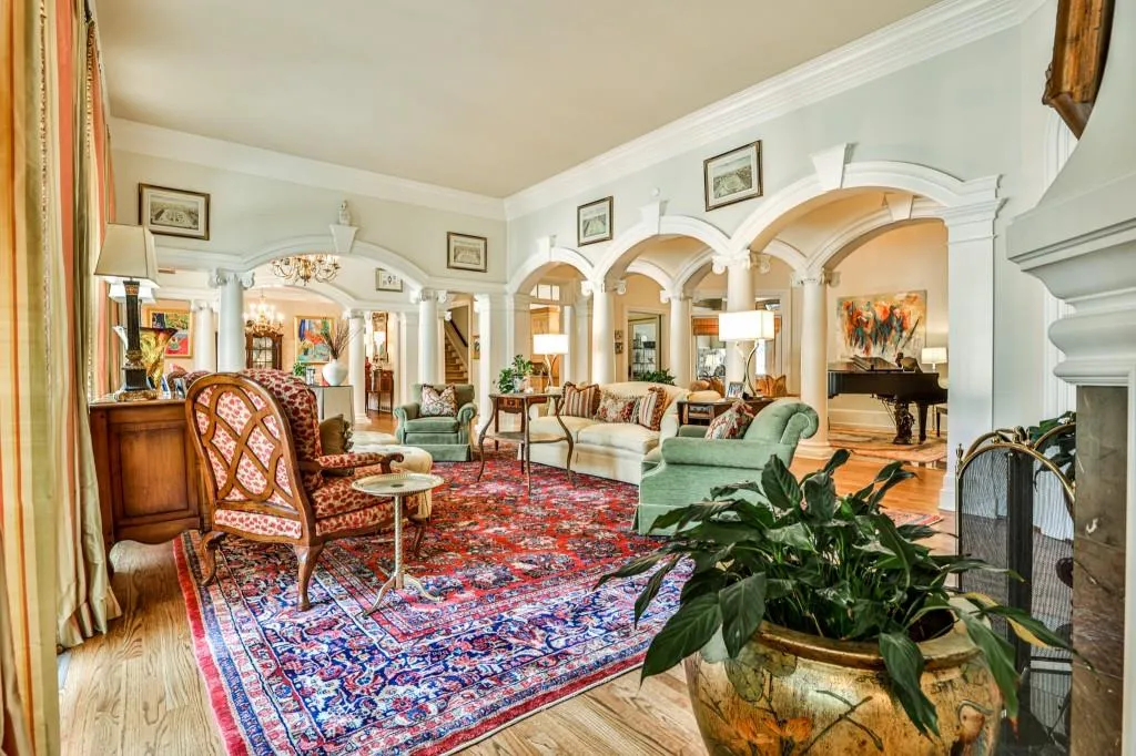 8475 Lazy Oaks Court, Sandy Springs, Georgia 30350, 6 Bedrooms Bedrooms, ,6 BathroomsBathrooms,Residential,Sold,8475 Lazy Oaks Court,6937400