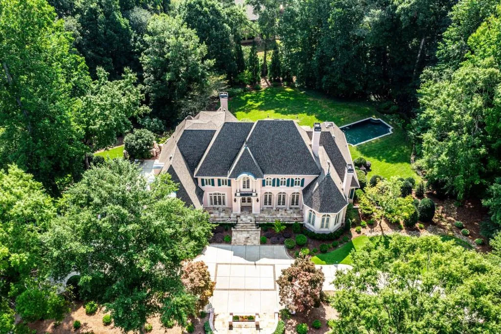 8475 Lazy Oaks Court, Sandy Springs, Georgia 30350, 6 Bedrooms Bedrooms, ,6 BathroomsBathrooms,Residential,Sold,8475 Lazy Oaks Court,6937400