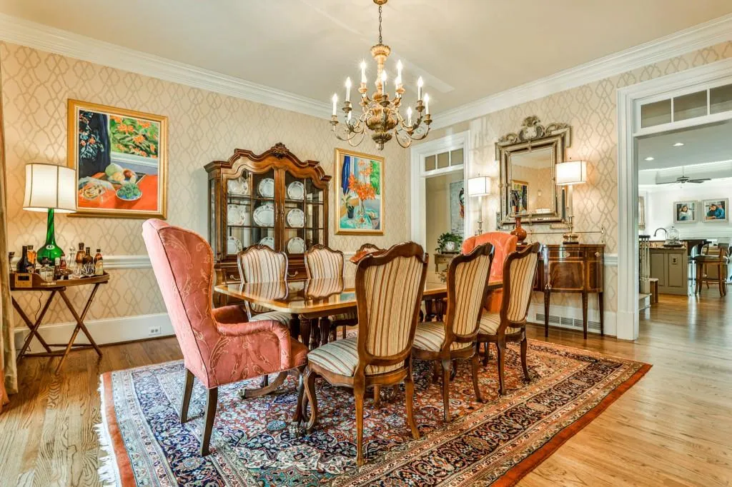 8475 Lazy Oaks Court, Sandy Springs, Georgia 30350, 6 Bedrooms Bedrooms, ,6 BathroomsBathrooms,Residential,Sold,8475 Lazy Oaks Court,6937400