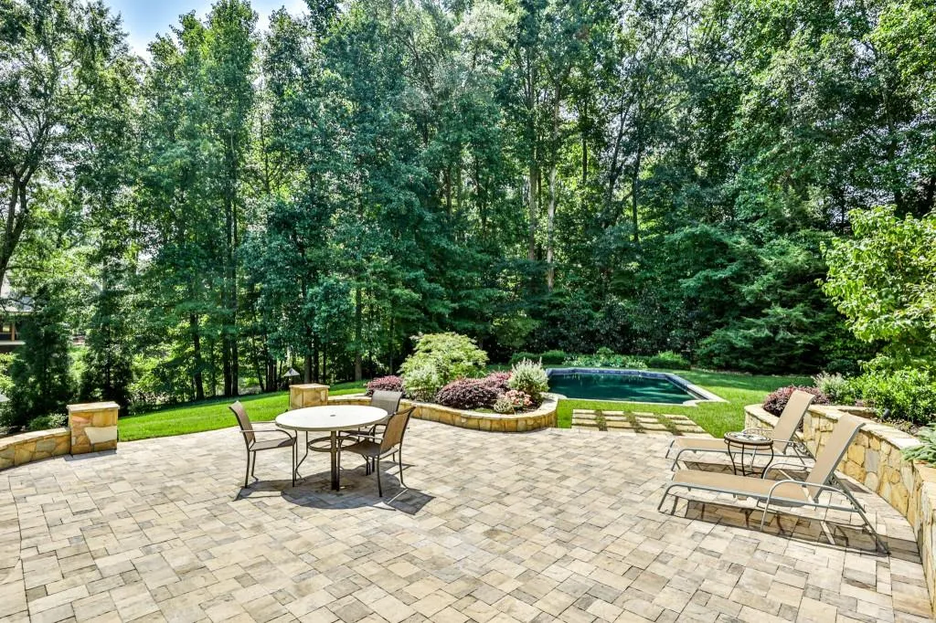 8475 Lazy Oaks Court, Sandy Springs, Georgia 30350, 6 Bedrooms Bedrooms, ,6 BathroomsBathrooms,Residential,Sold,8475 Lazy Oaks Court,6937400