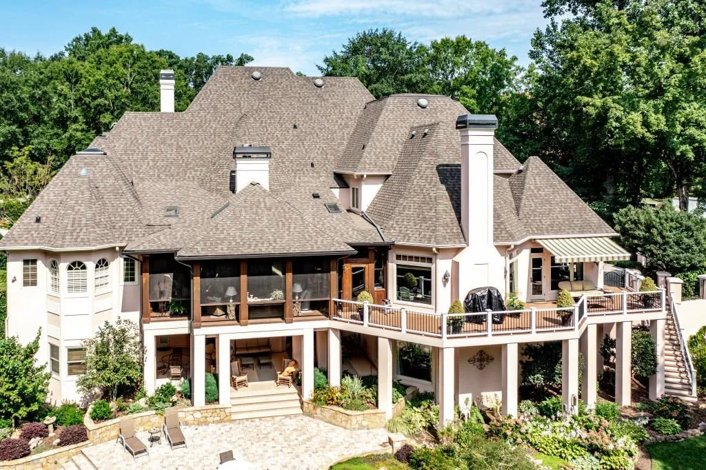 8475 Lazy Oaks Court, Sandy Springs, Georgia 30350, 6 Bedrooms Bedrooms, ,6 BathroomsBathrooms,Residential,Sold,8475 Lazy Oaks Court,6937400
