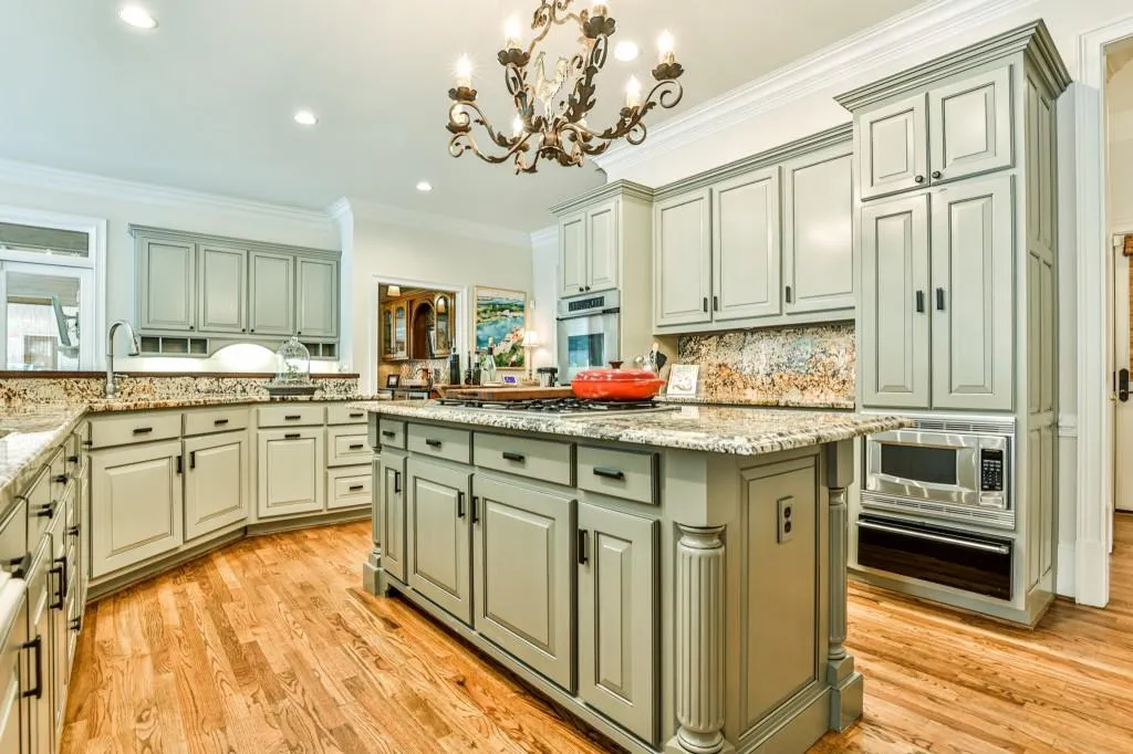 8475 Lazy Oaks Court, Sandy Springs, Georgia 30350, 6 Bedrooms Bedrooms, ,6 BathroomsBathrooms,Residential,Sold,8475 Lazy Oaks Court,6937400
