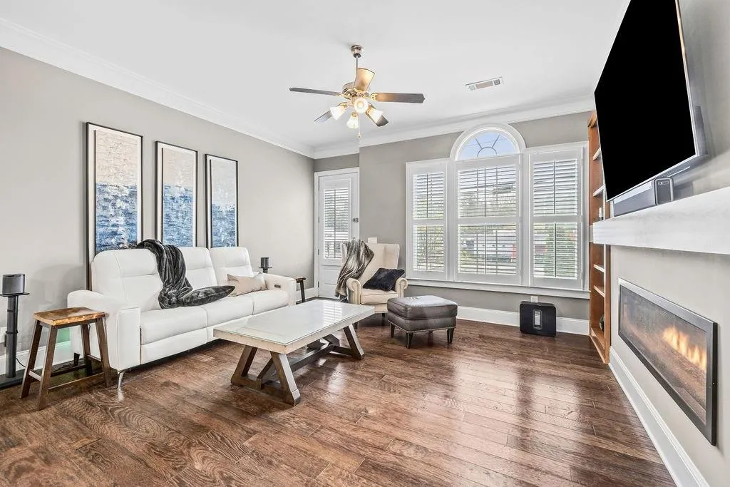 307 Alderwood Lane Unit 307, Sandy Springs, Georgia 30328, 3 Bedrooms Bedrooms, ,3 BathroomsBathrooms,Residential,For Sale,307 Alderwood Lane Unit 307,7735151
