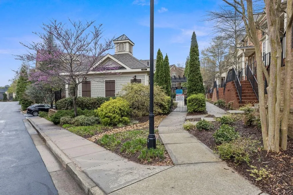307 Alderwood Lane Unit 307, Sandy Springs, Georgia 30328, 3 Bedrooms Bedrooms, ,3 BathroomsBathrooms,Residential,For Sale,307 Alderwood Lane Unit 307,7735151
