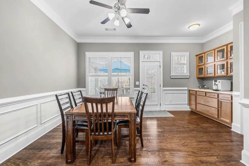 307 Alderwood Lane Unit 307, Sandy Springs, Georgia 30328, 3 Bedrooms Bedrooms, ,3 BathroomsBathrooms,Residential,For Sale,307 Alderwood Lane Unit 307,7735151