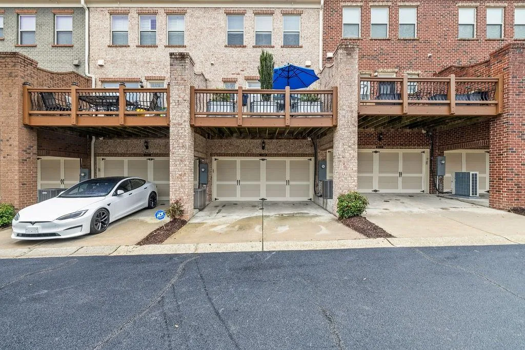 307 Alderwood Lane Unit 307, Sandy Springs, Georgia 30328, 3 Bedrooms Bedrooms, ,3 BathroomsBathrooms,Residential,For Sale,307 Alderwood Lane Unit 307,7735151