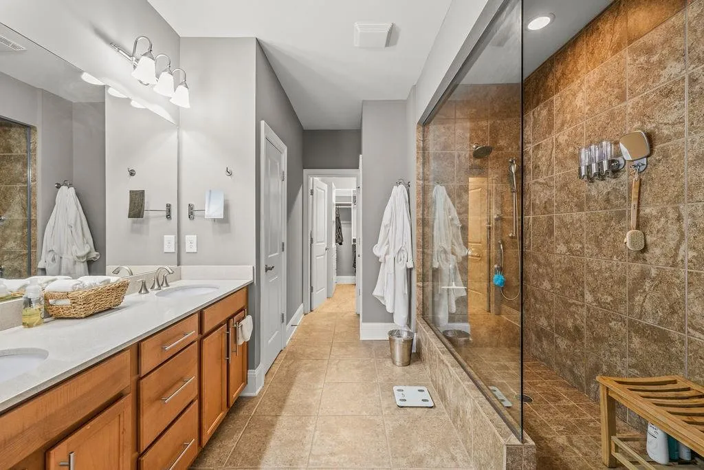 307 Alderwood Lane Unit 307, Sandy Springs, Georgia 30328, 3 Bedrooms Bedrooms, ,3 BathroomsBathrooms,Residential,For Sale,307 Alderwood Lane Unit 307,7735151