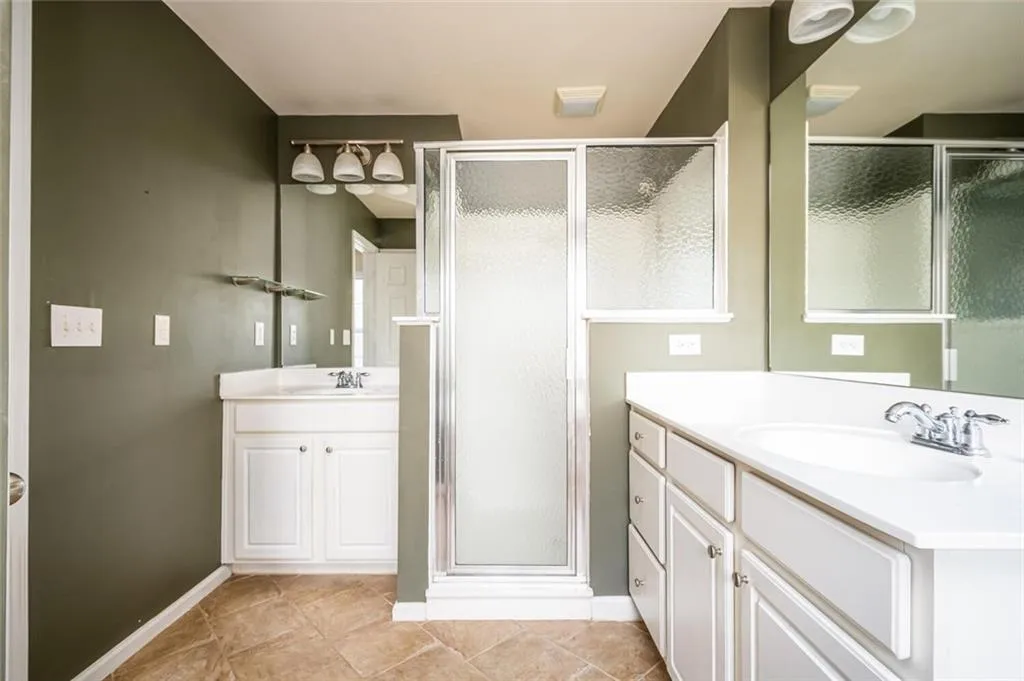 7912 Kiverton Place, Sandy Springs, Georgia 30350, 3 Bedrooms Bedrooms, ,3 BathroomsBathrooms,Residential,Sold,7912 Kiverton Place,7019607