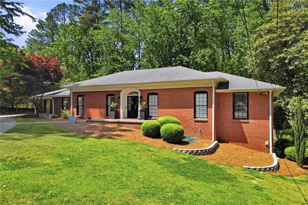 495 Riverside Parkway, Atlanta, Georgia 30328, 5 Bedrooms Bedrooms, ,3 BathroomsBathrooms,Residential,For Sale,495 Riverside Parkway,7756837